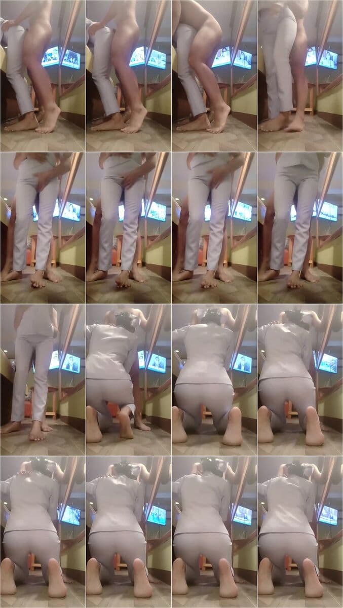 Slim Fitness Babe Teases Phat Ass And Bare Feet Mirror - Amateur